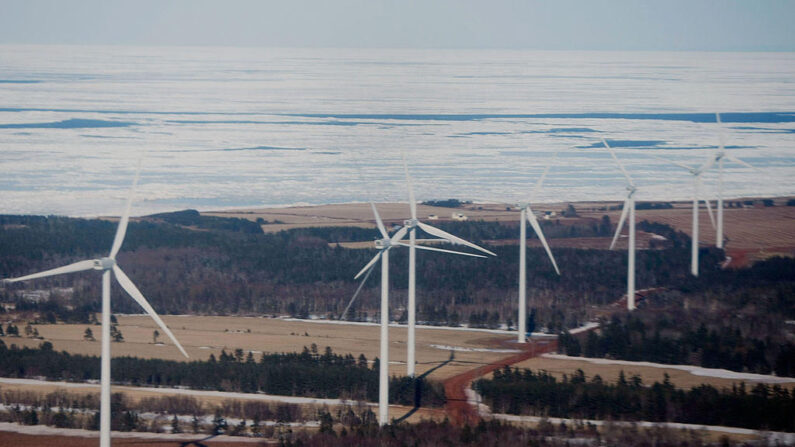 Parc éolien Eastern Kings le 24 mars 2008 à East Point, Île-du-Prince-Édouard, Canada. (Photo par Joe Raedle/Getty Images)