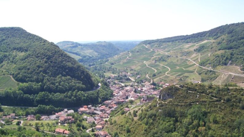 Le village de Cerdon dans l'Ain (Wikipedia)