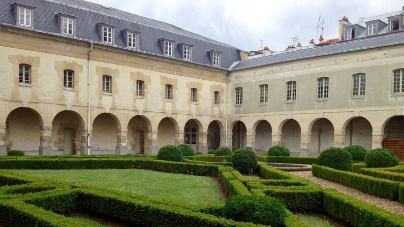 Couvent des Récollets de Versailles - Akarikurosaki, CC BY-SA 4.0 , via Wikimedia Commons