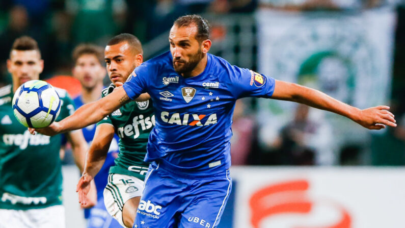 Hernan Barcos de Cruzeiro en action lors du match contre Palmeiras pour la Coupe du Brésil 2018 au stade Allianz Parque le 12 septembre 2018 à Sao Paulo, Brésil. (Alexandre Schneider/Getty Images)