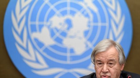 Sans aide et sans les femmes, l’économie afghane va s’effondrer, prévient l’ONU