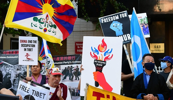 Appel au boycott des Jeux olympiques d'hiver de Pékin 2022 en raison des violations des droits de l'Homme par la Chine. (Photo FREDERIC J. BROWN/AFP via Getty Images)