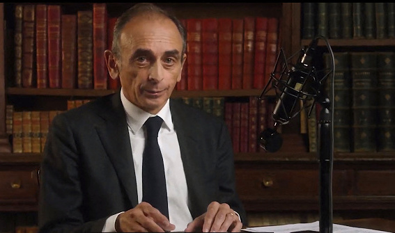  Eric Zemmour annoncant sa candidature à l'élection présidentielle de 2022 dans une vidéo diffusée sur sa chaîne Youtube, le 30 novembre 2021. (Photo : -/YOUTUBE/AFP via Getty Images)