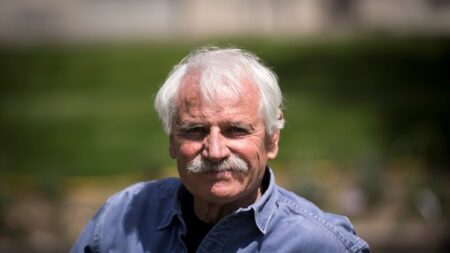 Yann Arthus-Bertrand achète 28 hectares pour en faire une réserve naturelle à côté de chez lui