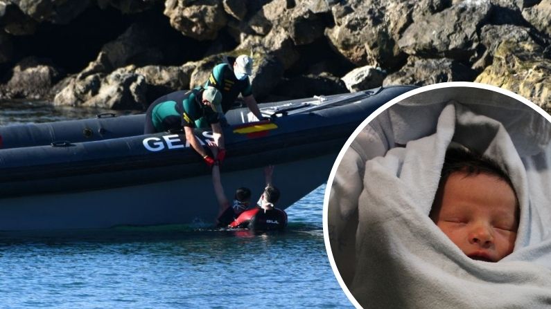 La garde civile fait monter sur un bateau pneumatique un migrant qui vient de rejoindre à la nage l'enclave espagnole de Ceuta depuis le Maroc voisin, le 17 mai 2021. (ANTONIO SEMPERE/AFP via Getty Images) / Intérieur : Image d'illustration (Pixabay/noblegerad)