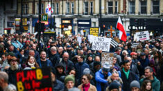 Manifestations dans toute l’Europe face aux dernières mesures contre le Covid-19 et obligations vaccinales