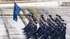 La police de Hong Kong mise entièrement au pas de l’oie