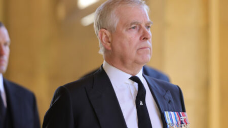 Royaume-Uni : le prince Andrew déchu de ses titres militaires