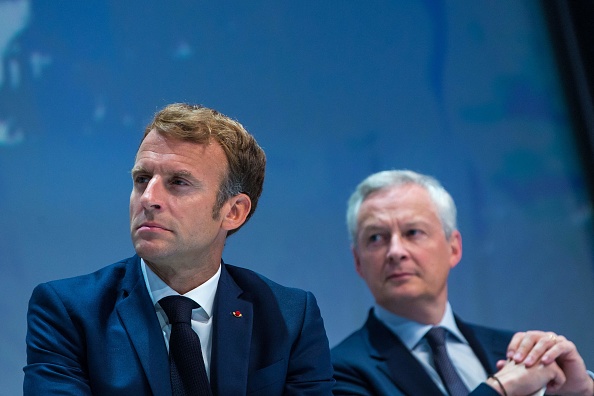 Emmanuel Macron et le ministre de l’Économie, des Finances Bruno Le Maire. (Photo CHRISTOPHE PETIT TESSON/POOL/AFP via Getty Images)