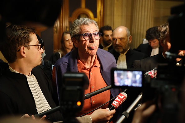 Patrick Balkany (C) et son avocat Me Romain Dieudonné. (Photo  THOMAS SAMSON/AFP via Getty Images)