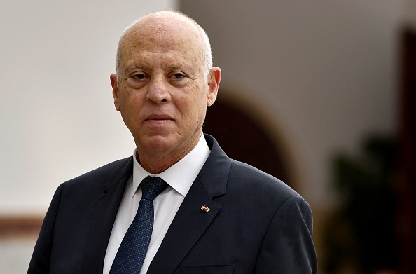 Le président tunisien Kais Saied à l'aéroport international Tunis-Carthage, le 15 décembre 2021. Photo FETHI BELAID/AFP via Getty Images.