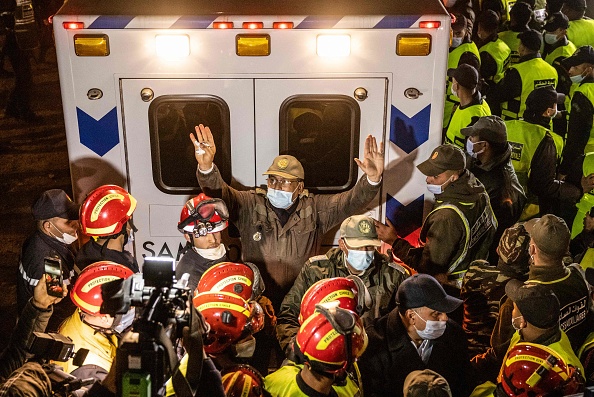 -Les équipes de secours marocaines ont retrouvé le petit garçon de cinq ans mort au fond d'un puits le 5 février. Photo de FADEL SENNA/AFP via Getty Images.