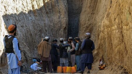 Afghanistan : le garçonnet coincé dans un puits depuis mardi est décédé