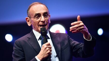 « Parrainage n’équivaut pas à soutien » : le maire LR de Voiron décide de parrainer Éric Zemmour