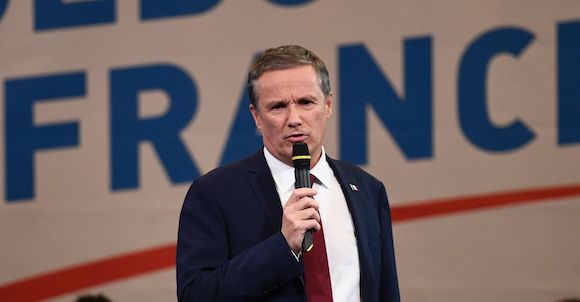 Nicolas Dupont-Aignan, président du parti politique "Debout la France" (DLF) et candidat à l'élection présidentielle.     (Photo : MARTIN BUREAU/AFP via Getty Images)