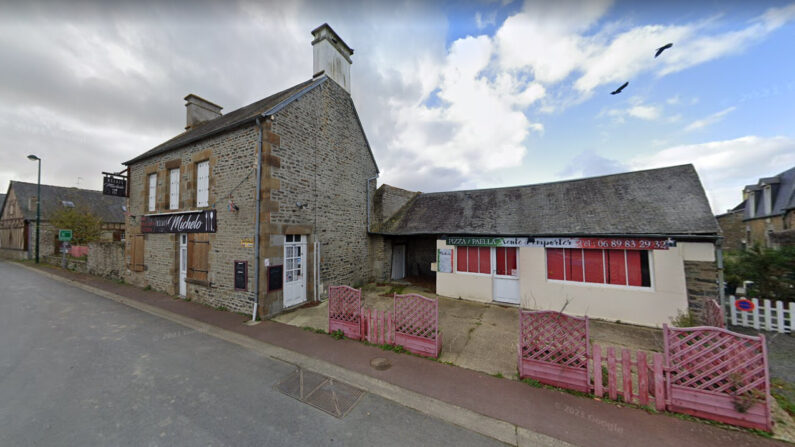 L'ancien café-épicerie, devenu pizzéria par la suite, est fermé depuis plusieurs années à Céaux (Manche). (Capture d'écran/Google Maps)