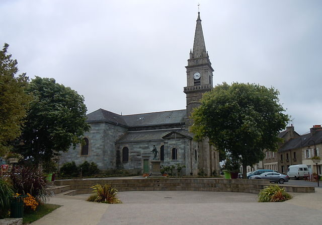 Eglise de Cléguérec (Cadouf, CC BY-SA 3.0 , via Wikimedia Commons)