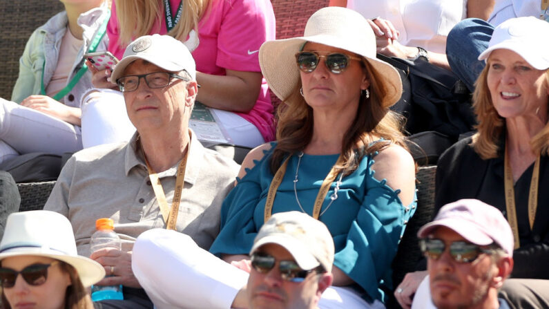 Bill et Melinda Gates regardent  Rafael Nadal affronter le Russe Karen Khachanov lors des quarts de finale de l'Open BNP Paribas au Tennis Garden d'Indian Wells, le 15 mars 2019 à Indian Wells, en Californie. Melinda commencera à travailler sur son divorce avec une équipe d'avocats spécialisés en Octobre de cette année. (Photo par Matthew Stockman/Getty Images)