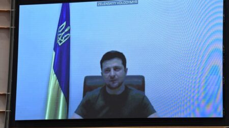 Zelensky fusionne les chaînes de télévision ukrainiennes en une seule pour éviter toute « désinformation »