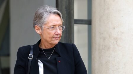 Covid-19 : fin du protocole sanitaire en entreprise à partir du 14 mars, annonce Élisabeth Borne