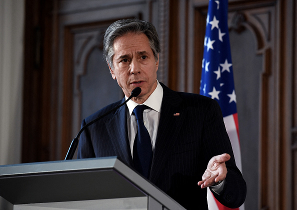 Le secrétaire d'État américain Antony Blinken, en Lettonie, le 7 mars 2022. Photo par OLIVIER DOULIERY/ Piscine/AFP via Getty Images.