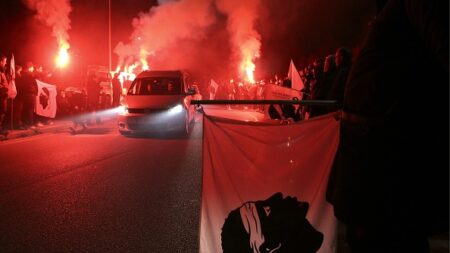 Corse : haie d’honneur à l’arrivée du corps d’Yvan Colonna avant ses obsèques vendredi