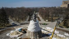 A Kharkiv, des barricades de sable pour sauver le poète Chevtchenko des obus