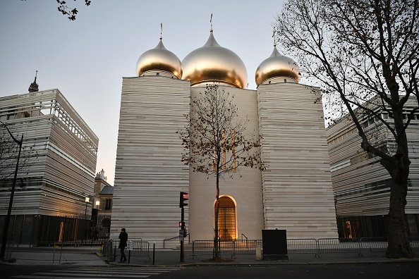 La cathédrale orthodoxe russe Sainte- Trinité et ses imposantes coupoles dorées, près de la tour Eiffel, est l'un des sites surveillés Photo LIONEL BONAVENTURE/AFP via Getty Images.