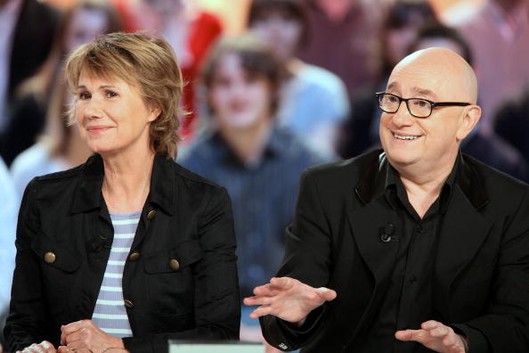 Miou-Miou aux côtés de Michel Blanc au "Grand journal" de Michel Denisot. (Photo THOMAS COEX/AFP via Getty Images)