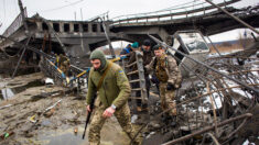 « Le pire moment de l’histoire » : l’invasion russe en Ukraine pourrait déclencher la Troisième guerre mondiale, selon le journaliste Gordon Chang