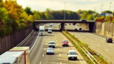 Des pavés jetés d’un pont sur l’A61 à Carcassonne : un automobiliste grièvement blessé