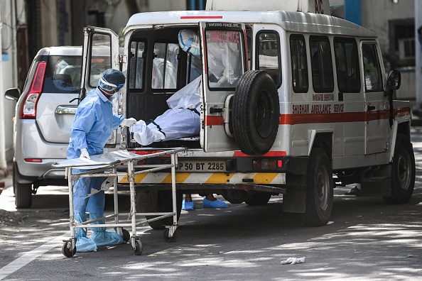 Le personnel hospitalier de New Delhi, le 24 mai 2021. (Photo : MONEY SHARMA/AFP via Getty Images)