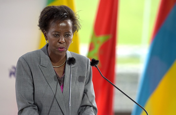 La secrétaire générale de l'Organisation internationale de la Francophonie, Louise Mushikiwabo, le 24 août 2021 sur l'hippodrome de Longchamp à Paris. Photo par ERIC PIERMONT/AFP via Getty Images.