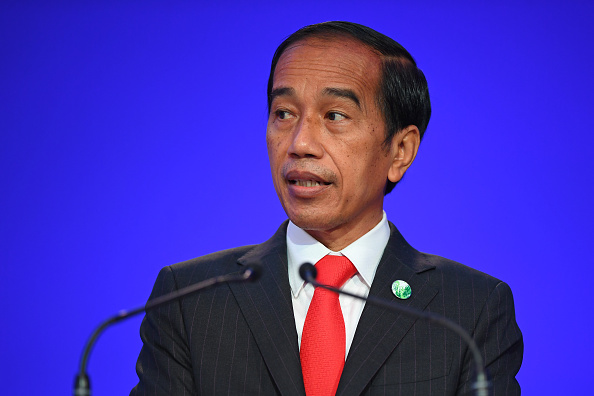 Le président indonésien Joko Widodo présente sa déclaration nationale lors de la deuxième journée de la COP26, le 1er novembre 2021 à Glasgow, au Royaume-Uni. 2021. (Photo : Andy Buchanan - Pool/Getty Images)