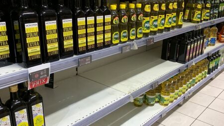 Une pénurie d’huiles, de farines, de pâtes n’est pas à craindre, « il y aura des produits », assurent les professionnels