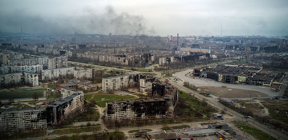 -Les troupes russes ont intensifié leur campagne pour prendre la ville portuaire de Marioupol, dans le cadre d'une attaque massive dans l'est de l'Ukraine. Photo Andrey BORODULIN / AFP via Getty Images.