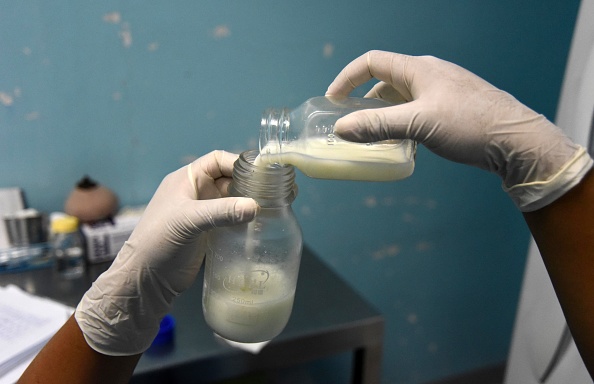 -Illustration- La Semaine mondiale de l'allaitement est célébrée chaque année du 1er au 7 août dans plus de 170 pays, comme moyen d'améliorer la santé des nourrissons. Photo par ORLANDO ESTRADA / AFP via Getty Images.