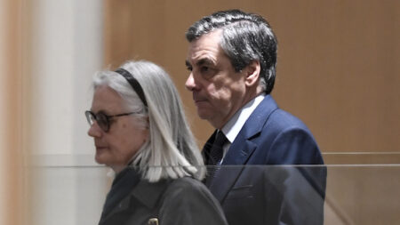 Emplois fictifs : François Fillon condamné en appel à un an de prison ferme