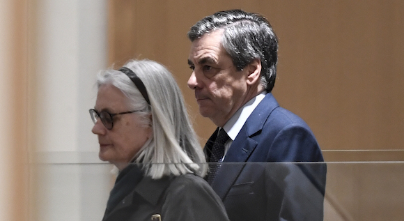 L'ex-Premier ministre  Francois Fillon et sa femme Pénélope. (Photo : STEPHANE DE SAKUTIN/AFP via Getty Images)