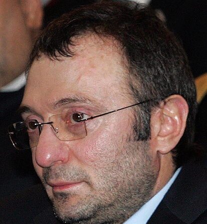  Le milliardaire Suleiman Kerimov, lors d'une cérémonie d'investiture du nouveau président de la région russe du Daghestan. Photo -/NEWSTEAM/AFP via Getty Images.