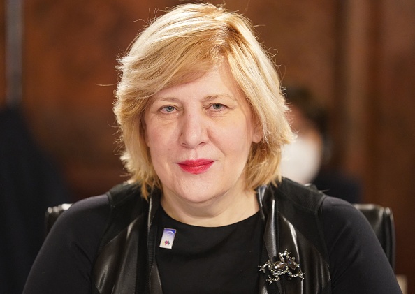 -La Commissaire aux droits de l'homme du Conseil de l'Europe, Dunja Mijatovic, s’est rendu en Ukraine, au terme d'une visite de quatre jours à Kiev et sa région. Photo de Marcus Brandt / POOL / AFP via Getty Images.