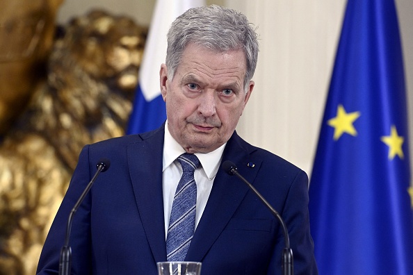 Le Président de la Finlande Sauli Niinistö annonce son adhésion à l'OTAN au Palais présidentiel à Helsinki, Finlande, le 15 mai 2022. (Photo : HEIKKI SAUKKOMAA/Lehtikuva/AFP via Getty Images)