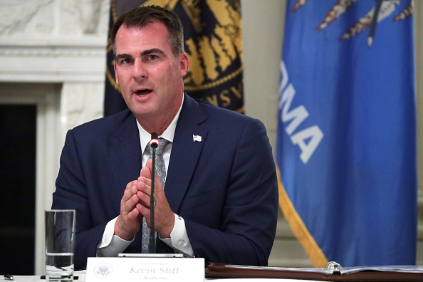 Le gouverneur Kevin Stitt a déjà indiqué qu'il apposerait sa signature sur toute loi imposant davantage de restrictions sur l'avortement. (Photo : Alex Wong/Getty Images)