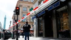 VIDEO – Braquage à main armée d’une boutique Chanel, près de la place Vendôme à Paris