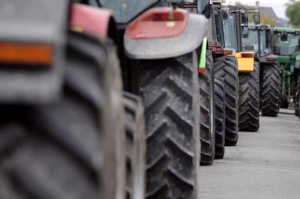 Illustration - Tracteurs.  (SEBASTIEN BOZON/AFP via Getty Images)