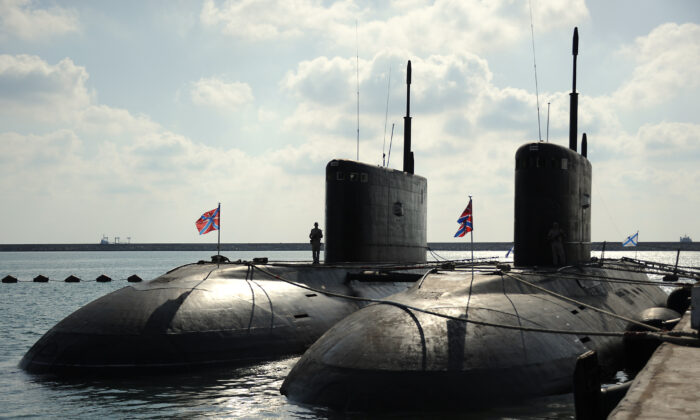 Sous-marins russes dans une base navale du port syrien de Tartous, le 26 septembre 2019. (Maxime Popov/AFP via Getty)