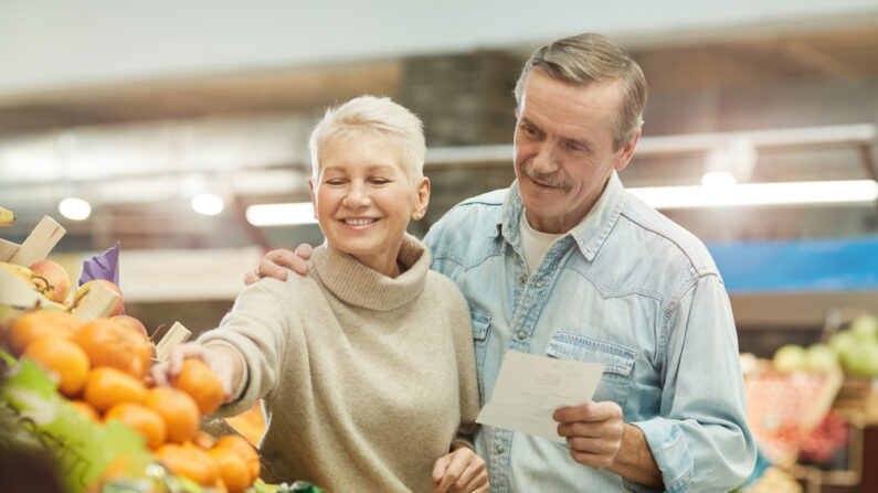 Manger régulièrement des agrumes peut aider à réduire les risques de calculs rénaux. (Shutterstock) 