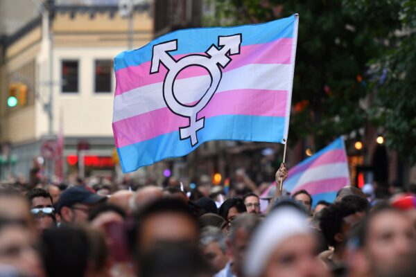 Les hommes qui s'identifient comme transgenres ne sont pas des femmes, tranche la Cour suprême du Royaume-Uni