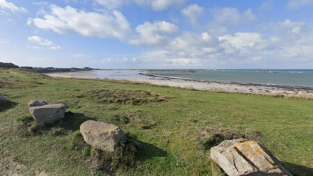 «On n’a pas beaucoup réfléchi. On y est allé»: trois ados de 15 et 16 ans sauvent un homme de la noyade dans le Finistère