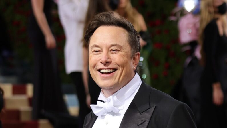 Elon Musk assiste au Met Gala 2022 sur le thème de "In America : An Anthology of Fashion" au Metropolitan Museum of Art le 2 mai 2022 à New York. (Mike Coppola/Getty Images)